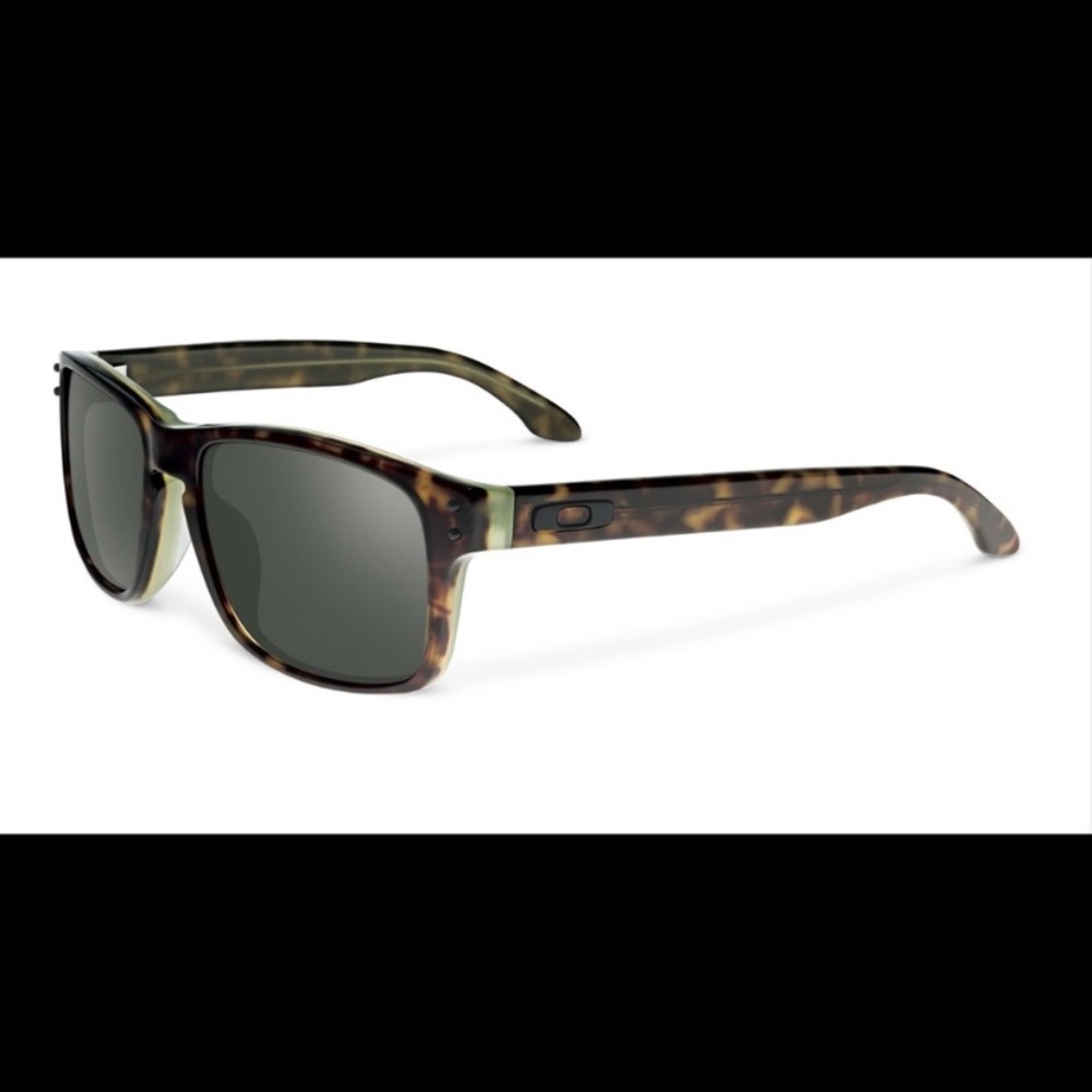 Oakley Holbrook LX Tortoise/Green with case